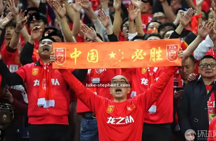看球宝 伤停情报背后的守夜人：一位队医顾问的英超与中超双线手记