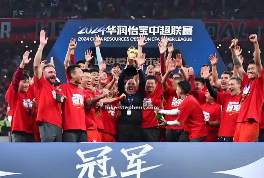 看球宝 从青训营到欧冠舞台:一位草根教练的十年观察笔记